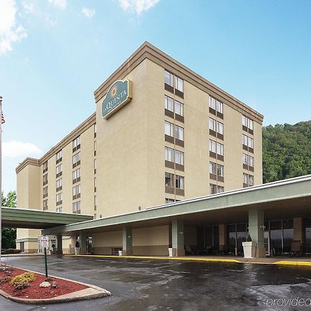 La Quinta Inn & Suites Pittsburgh North Екстер'єр фото