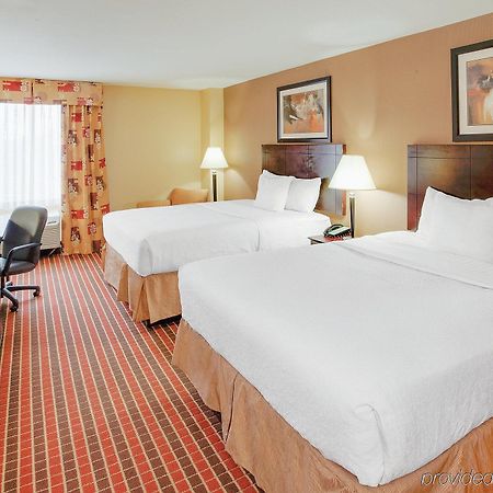 La Quinta Inn & Suites Pittsburgh North McCandless Township Екстер'єр фото