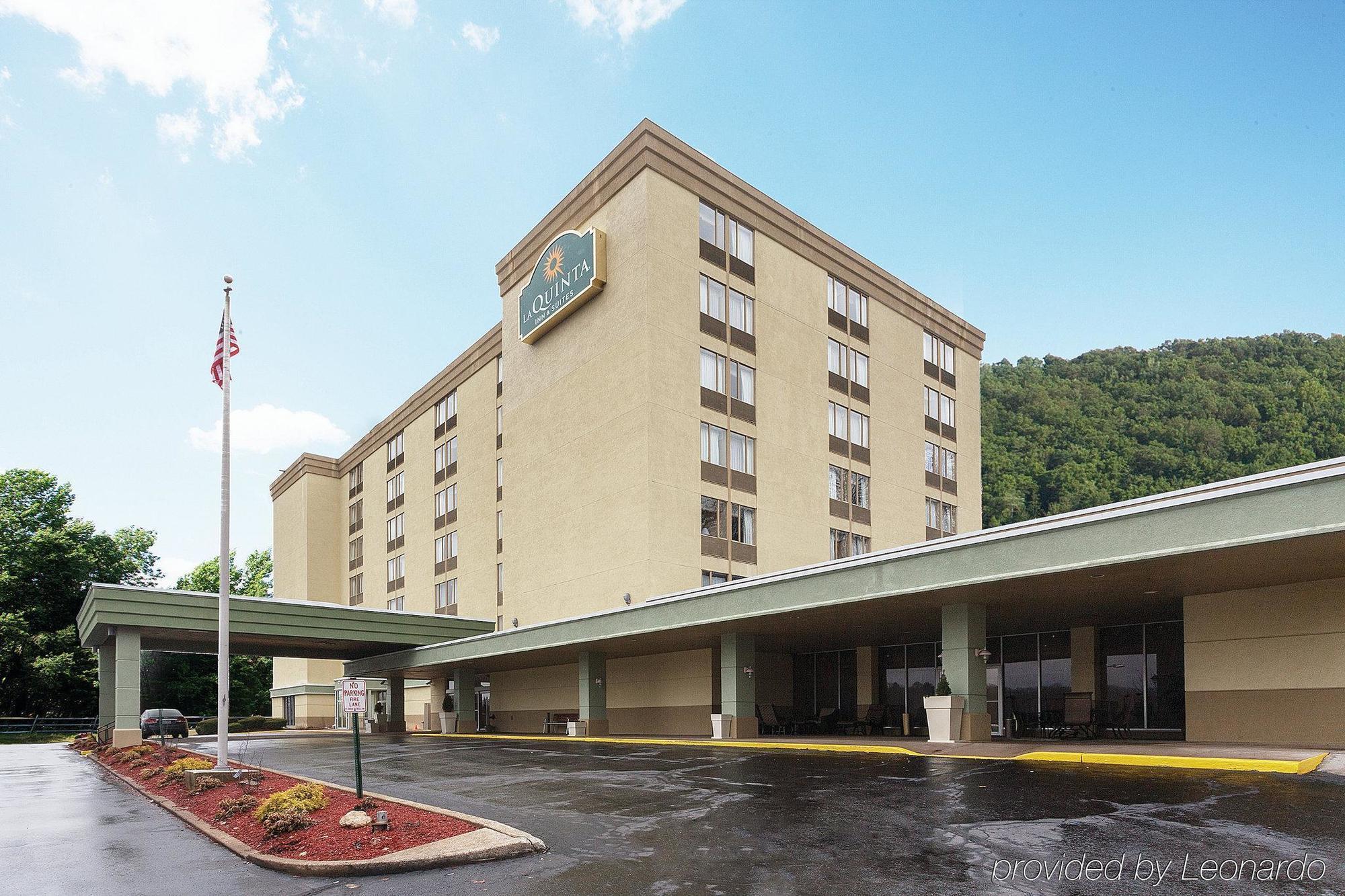 La Quinta Inn & Suites Pittsburgh North McCandless Township Екстер'єр фото