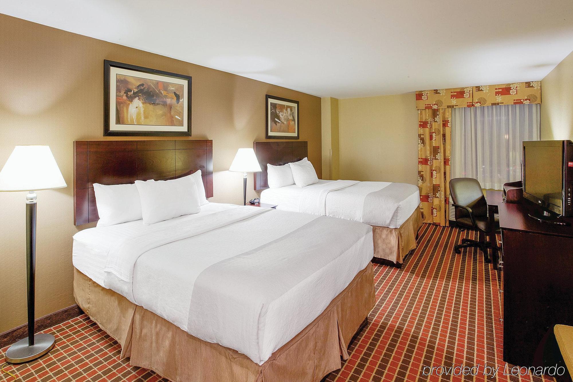 La Quinta Inn & Suites Pittsburgh North McCandless Township Екстер'єр фото